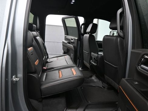 Used 2024 GMC Sierra 2500 AT4 w/ Technology Package AWD/4WD image 2