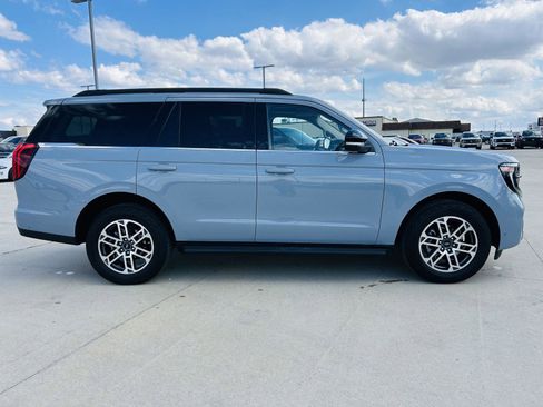Used 2025 Ford Expedition Active AWD/4WD image 50