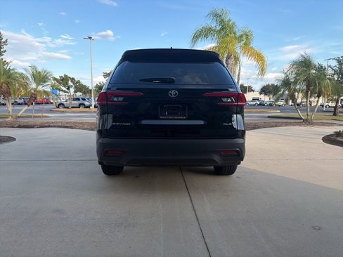 Used 2024 Toyota Grand Highlander XLE image 7