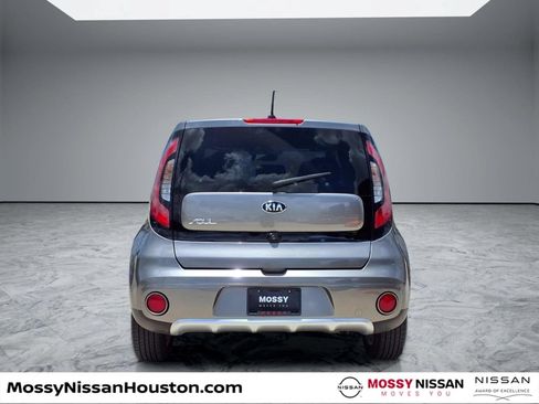 Used 2017 Kia Soul + FWD image 6