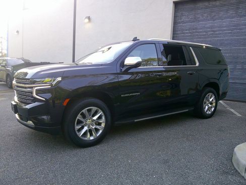 Used 2021 Chevrolet Suburban Premier w/ Premium Package AWD/4WD image 81