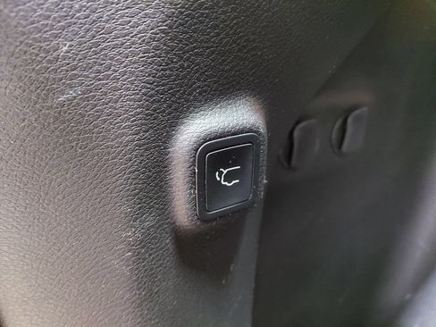 Used 2019 Jeep Cherokee Limited AWD/4WD image 42