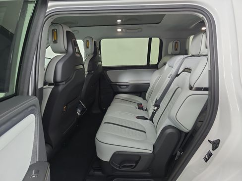 Used 2025 Rivian R1S Adventure AWD/4WD image 21