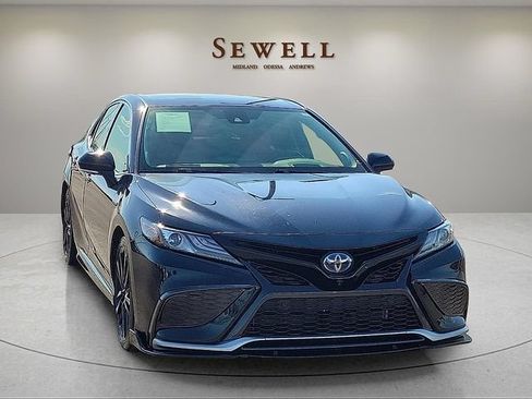 Used 2021 Toyota Camry XSE w/ Navigation Upgrade Package FWD image 7