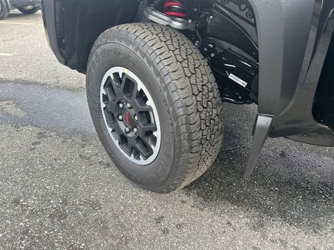 New 2025 Toyota Tacoma TRD Off-Road image 25