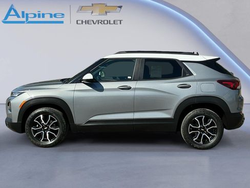 Used 2023 Chevrolet TrailBlazer ACTIV w/ Convenience Package FWD image 2