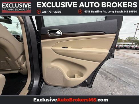 Used 2018 Jeep Grand Cherokee Laredo image 36