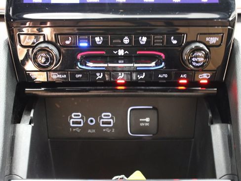 Used 2024 Jeep Grand Cherokee L Summit w/ MOPAR Finishing Package AWD/4WD image 18