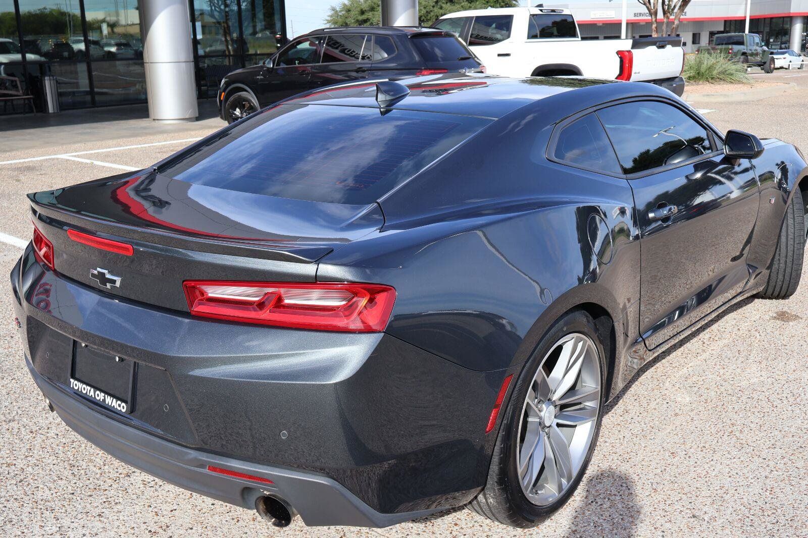Used 2018 Chevrolet Camaro LT RWD image 3