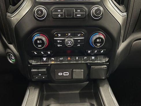 Used 2020 Chevrolet Silverado 2500 LTZ w/ LTZ Plus Package image 15