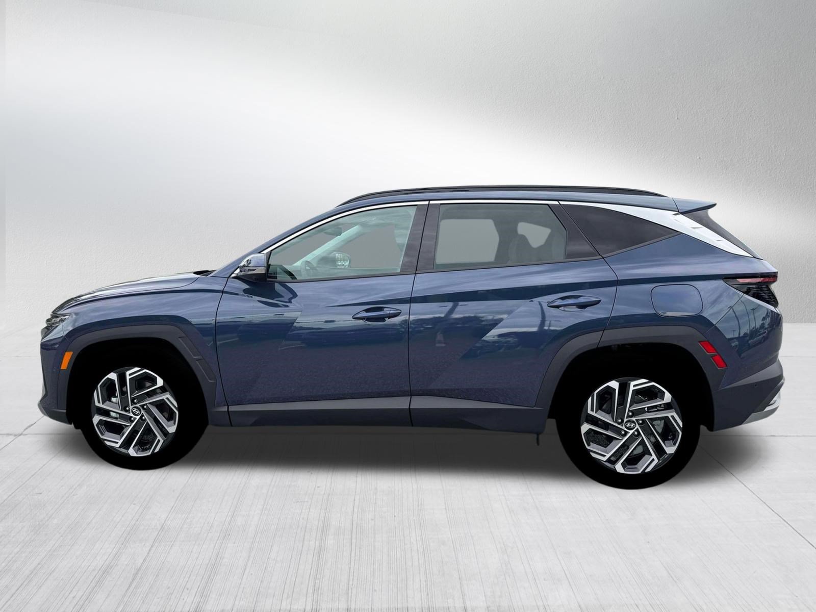 New 2026 Hyundai Tucson Limited AWD/4WD image 3