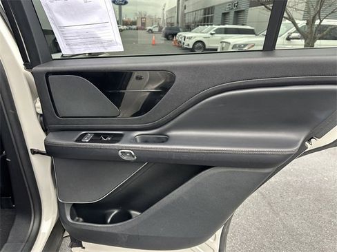 Certified 2022 Lincoln Aviator AWD w/ Premium Package image 41