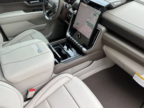 New 2026 GMC Yukon Denali AWD/4WD image 17