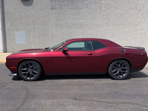 Used 2023 Dodge Challenger R/T w/ Blacktop Package RWD image 2