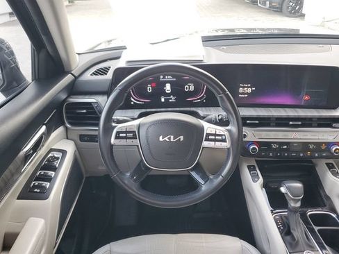 Certified 2023 Kia Telluride EX w/ EX Captain's Chair Package FWD image 12