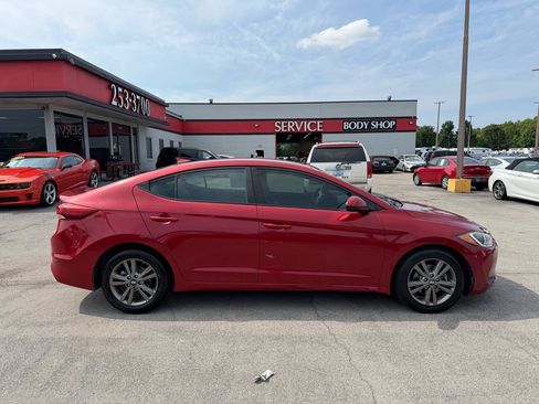 Used 2018 Hyundai Elantra SEL FWD image 2
