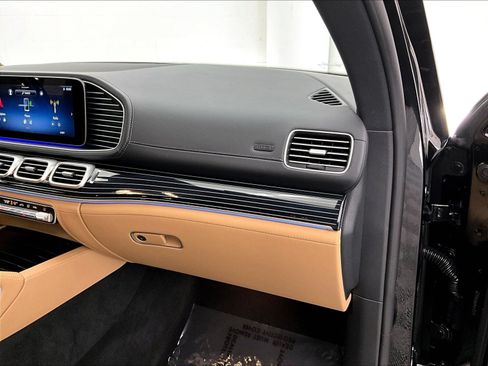 Used 2026 Mercedes-Benz GLS 580 4MATIC image 20