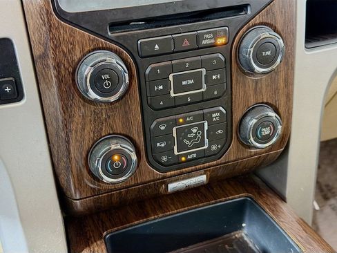 Used 2014 Ford F150 Lariat w/ Equipment Group 502A Luxury image 36