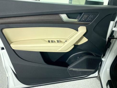 Used 2021 Audi Q5 Premium Plus w/ Premium Plus Package image 20