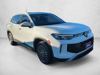 Used 2025 Volkswagen Tiguan S video 3