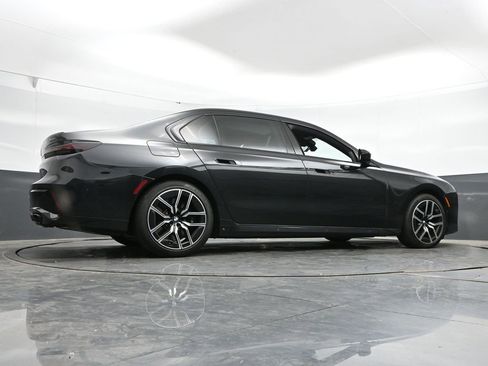 Used 2024 BMW 760i xDrive w/ Executive Package AWD/4WD image 39