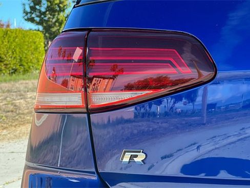 Used 2019 Volkswagen Golf R 4-Door image 34