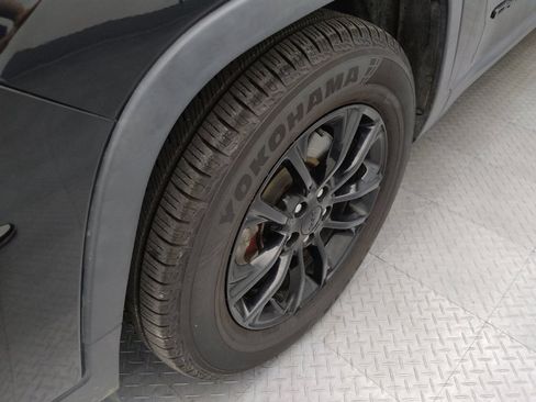 Used 2020 Jeep Cherokee Latitude Plus FWD image 31