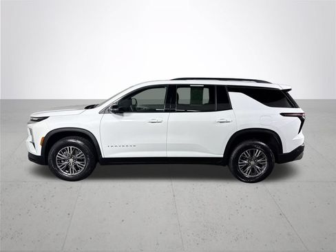 Used 2024 Chevrolet Traverse LT AWD/4WD image 9
