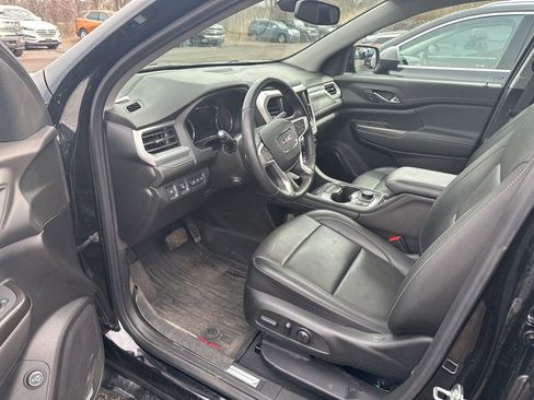 Used 2023 GMC Acadia SLT w/ Elevation Edition image 7
