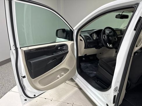 Used 2017 Dodge Grand Caravan SE w/ Power Window Group FWD image 9