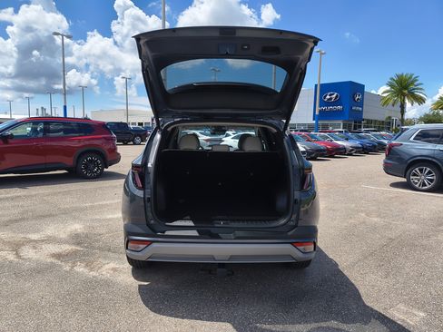 Used 2025 Hyundai Tucson SEL FWD image 11