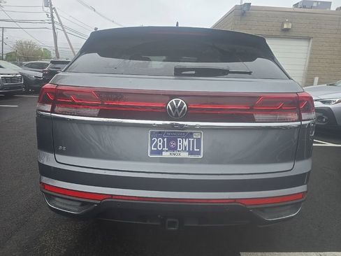 Used 2024 Volkswagen Atlas Cross Sport SE FWD image 5