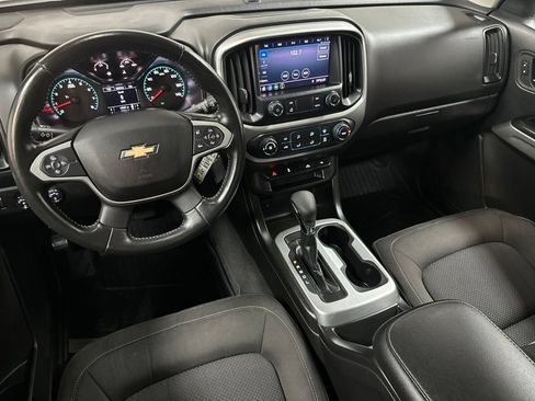 Used 2022 Chevrolet Colorado LT w/ LT Convenience Package AWD/4WD image 14