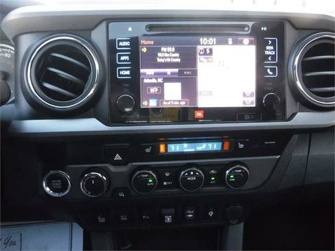 Used 2019 Toyota Tacoma 4x4 Double Cab image 11