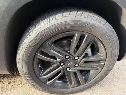 Used 2025 Chevrolet Trax ACTIV FWD image 3