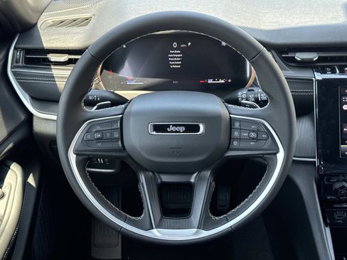 New 2026 Jeep Grand Cherokee Laredo image 7