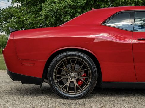 Used 2016 Dodge Challenger SRT Hellcat RWD image 8