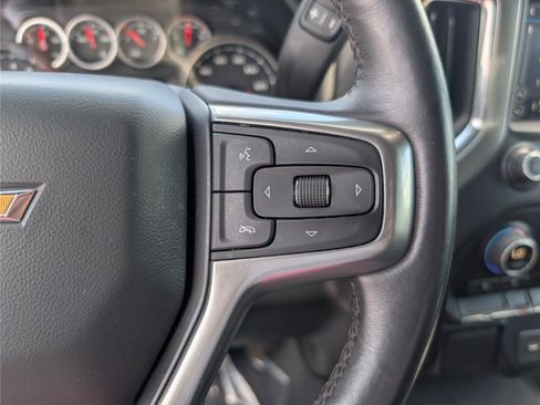 Used 2022 Chevrolet Silverado 1500 LT w/ Z71 Off-Road Package AWD/4WD image 25