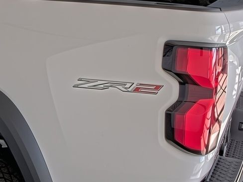 Used 2026 Chevrolet Colorado ZR2 w/ Technology Package image 10
