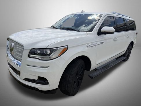 Used 2024 Lincoln Navigator L Reserve AWD/4WD image 2