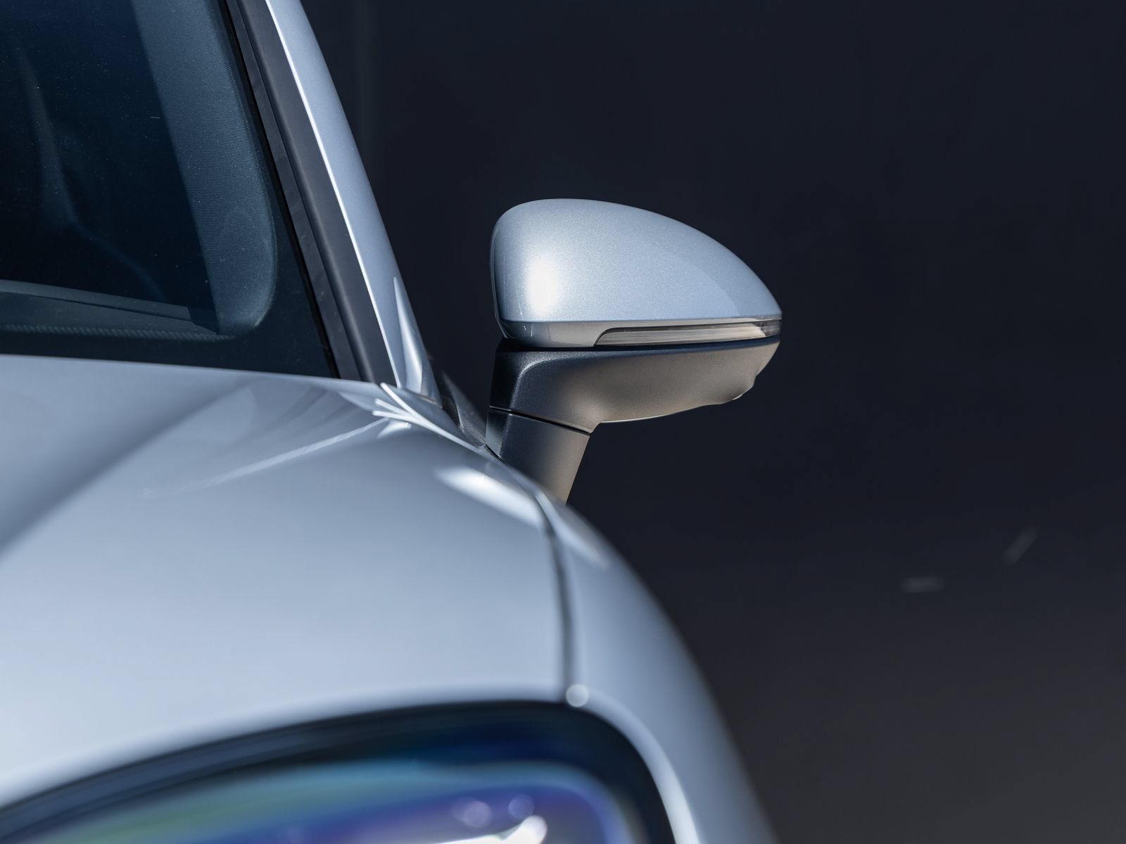Certified 2025 Porsche Cayenne E-Hybrid Coupe AWD/4WD image 18