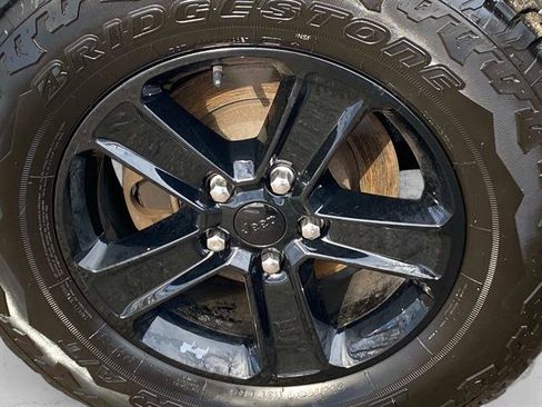 Used 2021 Jeep Wrangler Sport S image 25