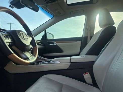 Used 2017 Lexus RX 350 FWD w/ Premium Package image 39