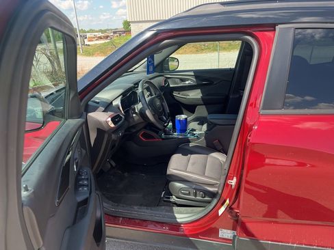 Used 2022 Chevrolet TrailBlazer RS FWD image 6