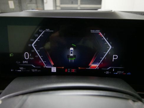 Used 2024 BMW X5 xDrive40i w/ Premium Essential Package image 36