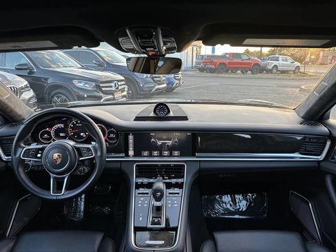 Used 2017 Porsche Panamera Turbo image 77