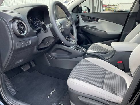Used 2023 Hyundai Kona SE AWD/4WD image 2