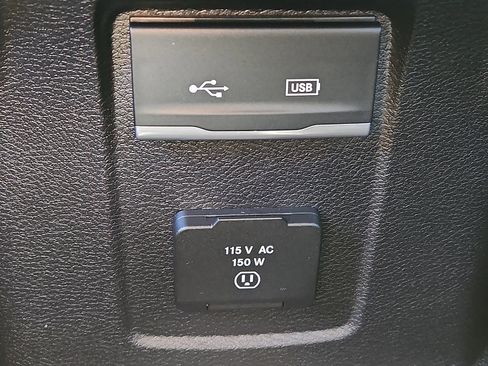 Used 2019 Jeep Wrangler Unlimited Sahara image 11