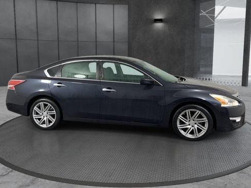 Used 2015 Nissan Altima 2.5 S w/ Power Driver Seat Package FWD image 4