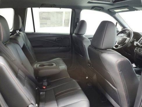 Used 2025 Honda Passport TrailSport image 15